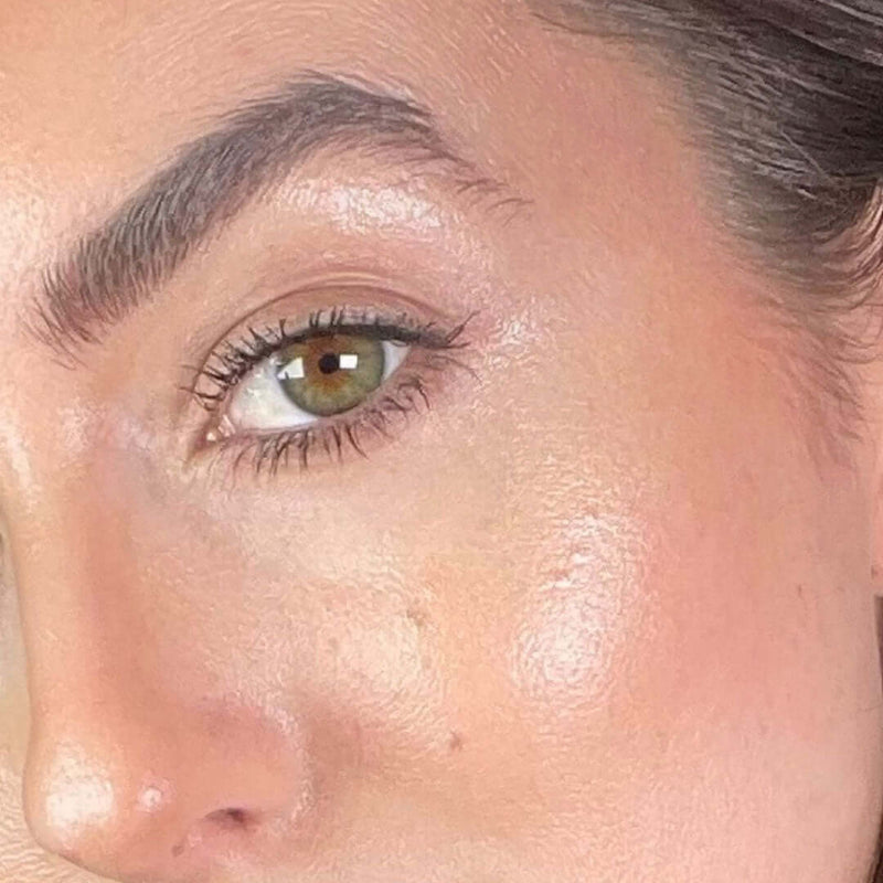 MOB Beauty Hyaluronic Highlight Balm Compact Highlighter   